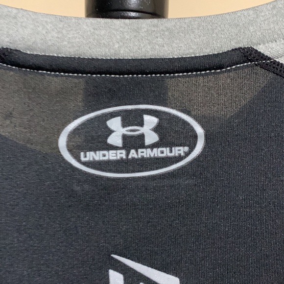 🎉HP🎊Under Armour Shirt - Picture 4 of 6
